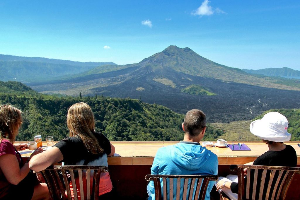 Lunch with a view of Mount Batur in Kintamani, Bali
