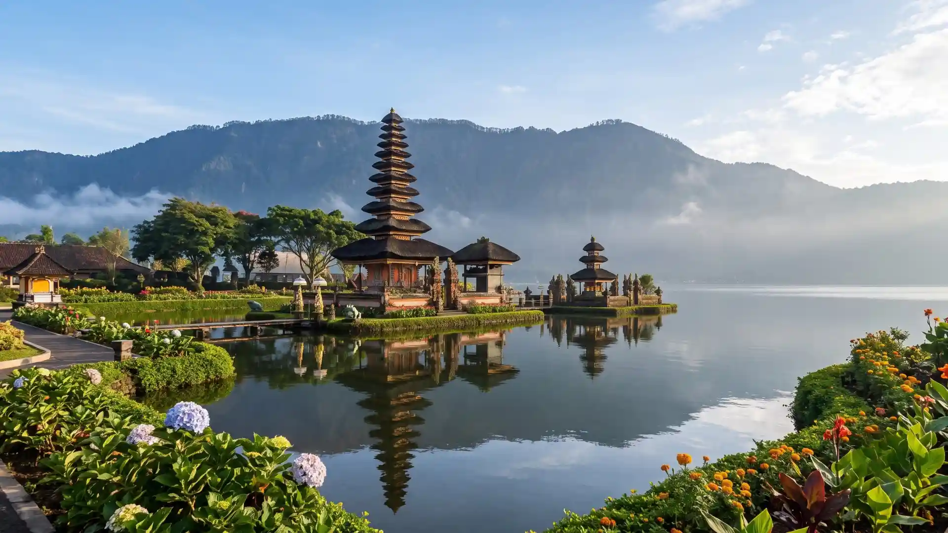 Ulun Danu Beratan temple on Lake Beratan in Bedugul, North Bali